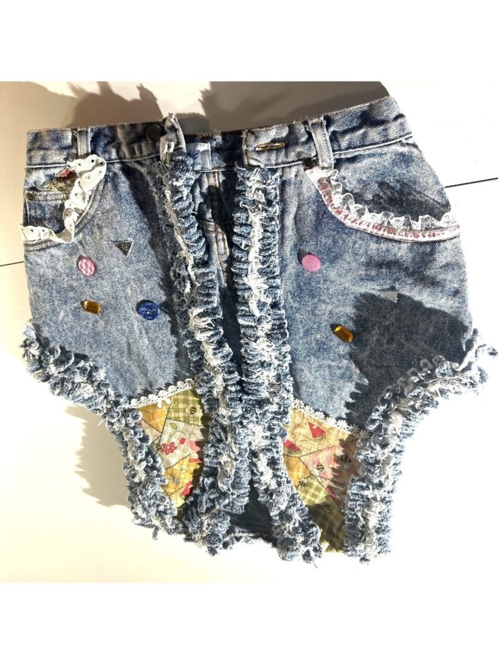 Vintage Chic USA High-Waisted Denim Shorts With Ruffles & Patchwork Details Peti